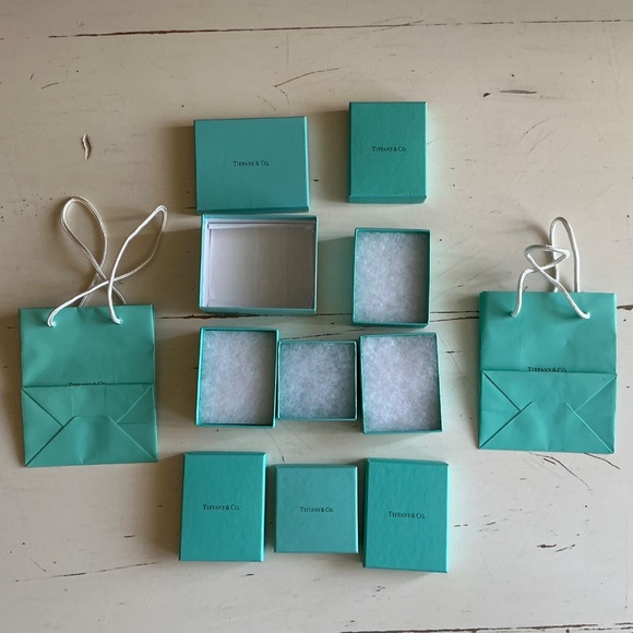 5 Tiffany gift boxes + 2 small gift bags - Picture 5 of 6